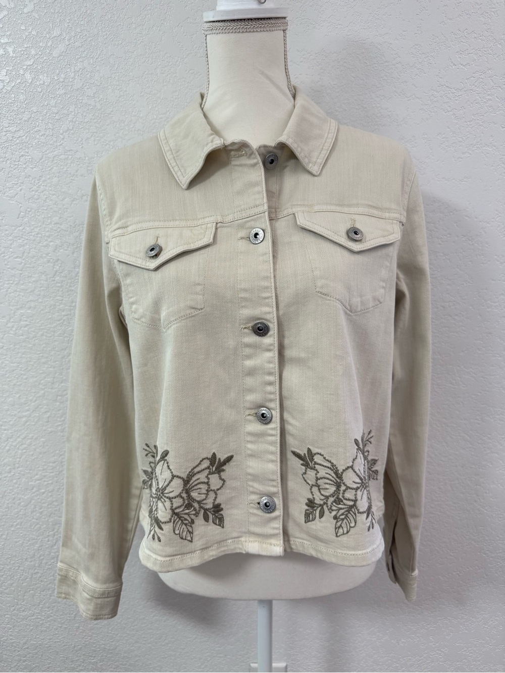 STYLE & CO. Floral Embroidered Denim Jacket Beige Button Front Pockets Women's M